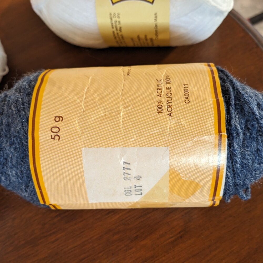 Acrylic Yarn Bundle - Picture 3 of 6